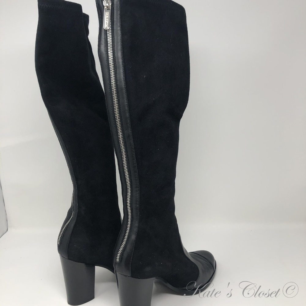 CHANEL CC Boots - Picture 4 of 8